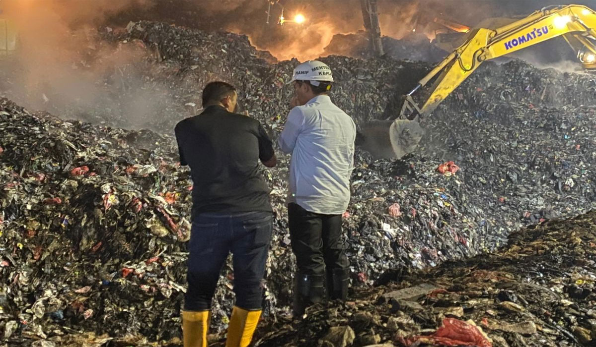 Tragedi Sampah Terungkap! Menteri Lingkungan Hidup Larang Open Dumping di Bantargebang